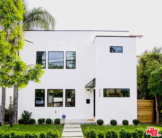 9030 Phyllis, West Hollywood, CA 90069