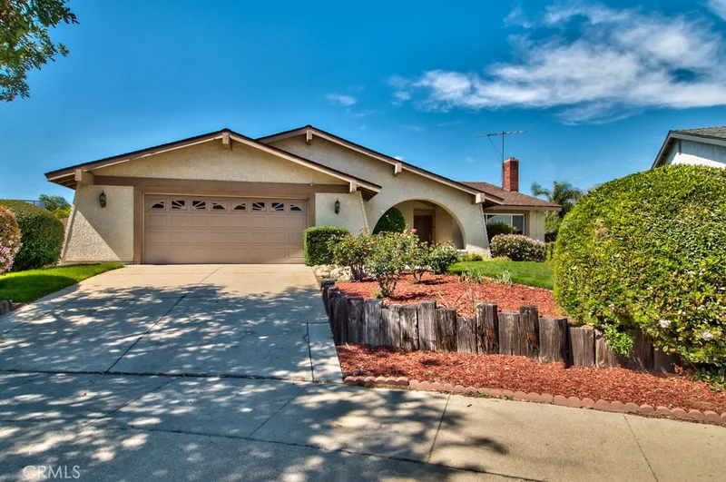 881 Emily, Upland, CA 91786