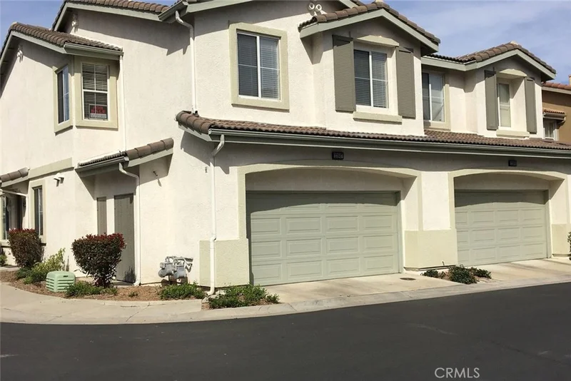 22607 Golden Meadow #28, Saugus, CA 91350
