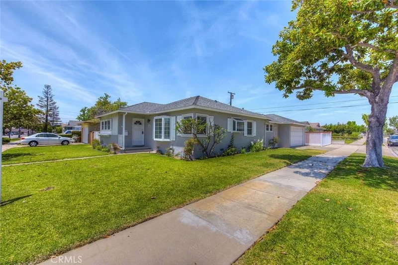 1045 Oakmont, Orange, CA 92867