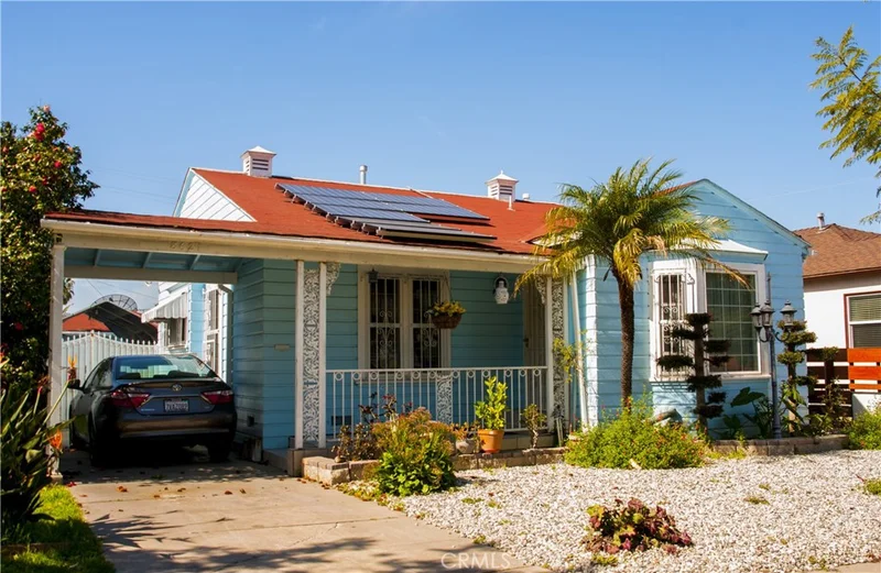 8621 Cimarron, Los Angeles, CA 90047
