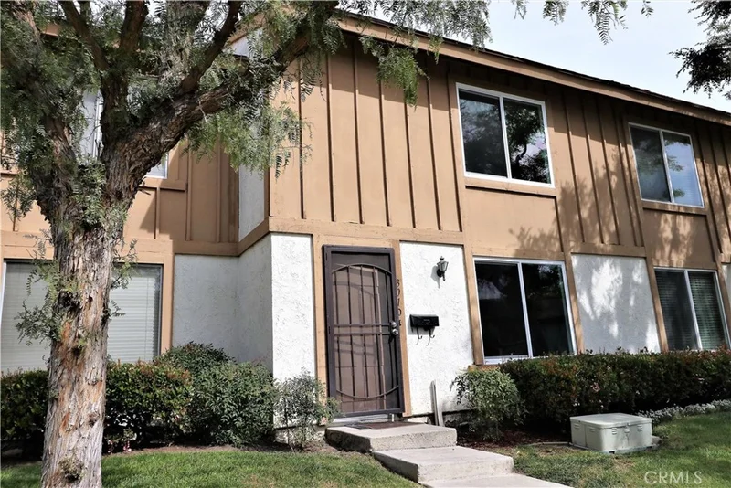301 Carriage #D, Santa Ana, CA 92707