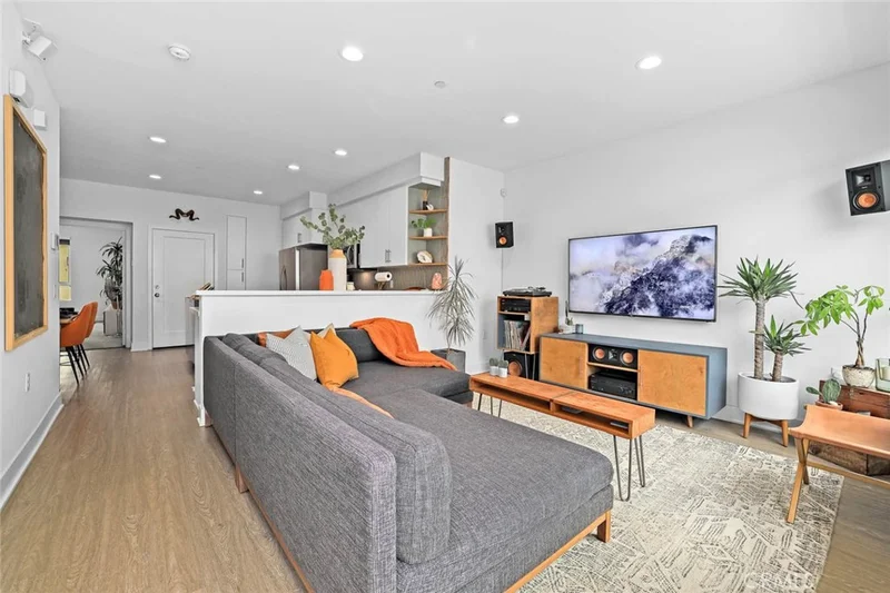 118 Avenue 50 #204, Highland Park, CA 90042