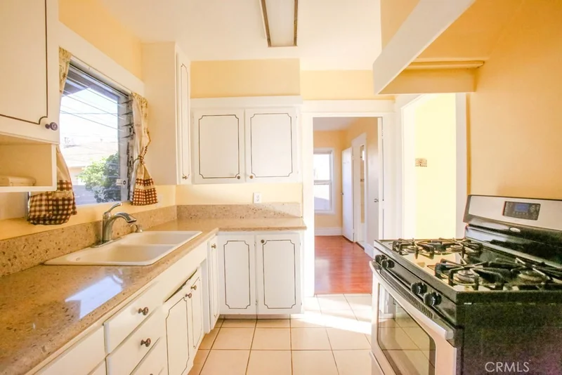 556 Resh, Anaheim, CA 92805