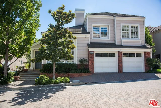 11810 Henley Lane, Los Angeles, CA 90077