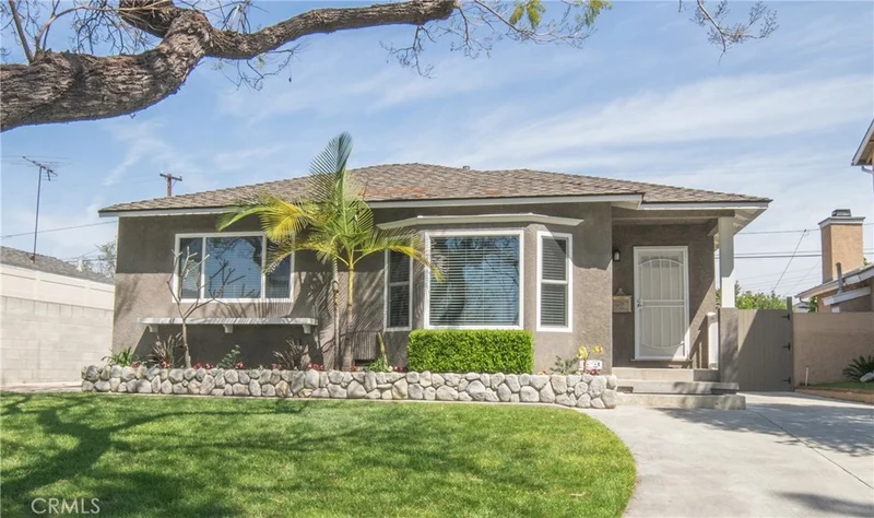 6247 Del Amo, Lakewood, CA 90713