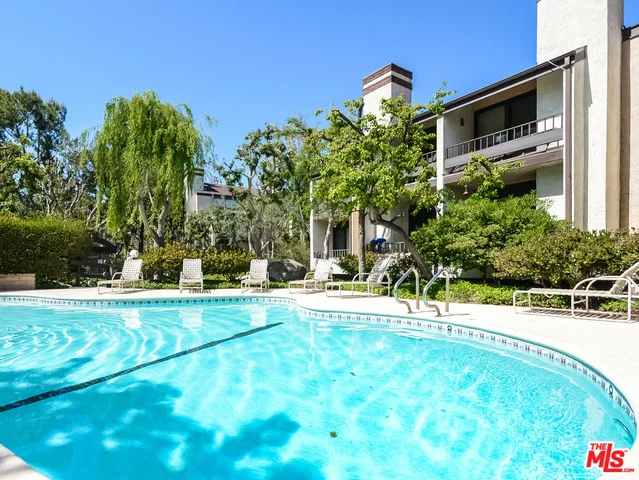 8707 Falmouth #124, Playa Del Rey, CA 90293