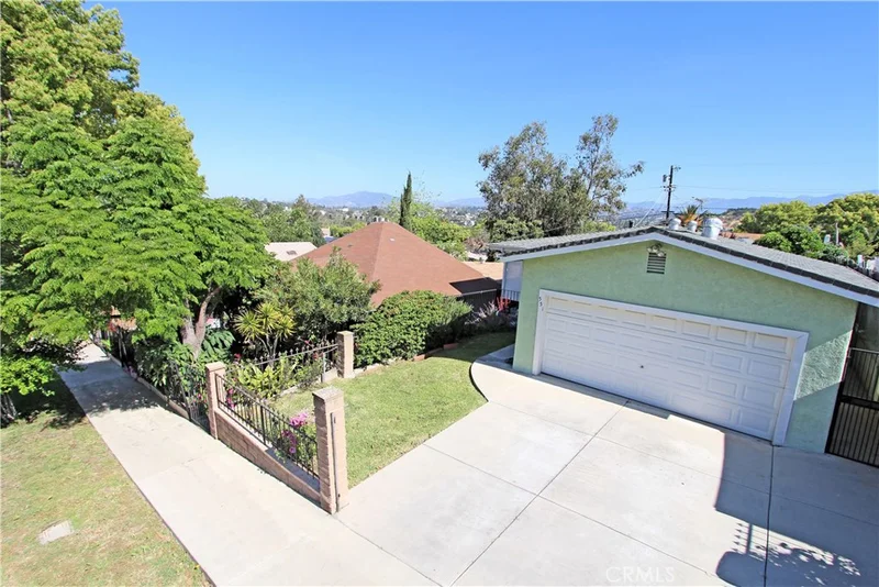 551 Kendall, Los Angeles, CA 90042
