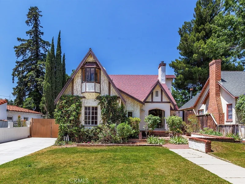 889 1st, Banning, CA 92220