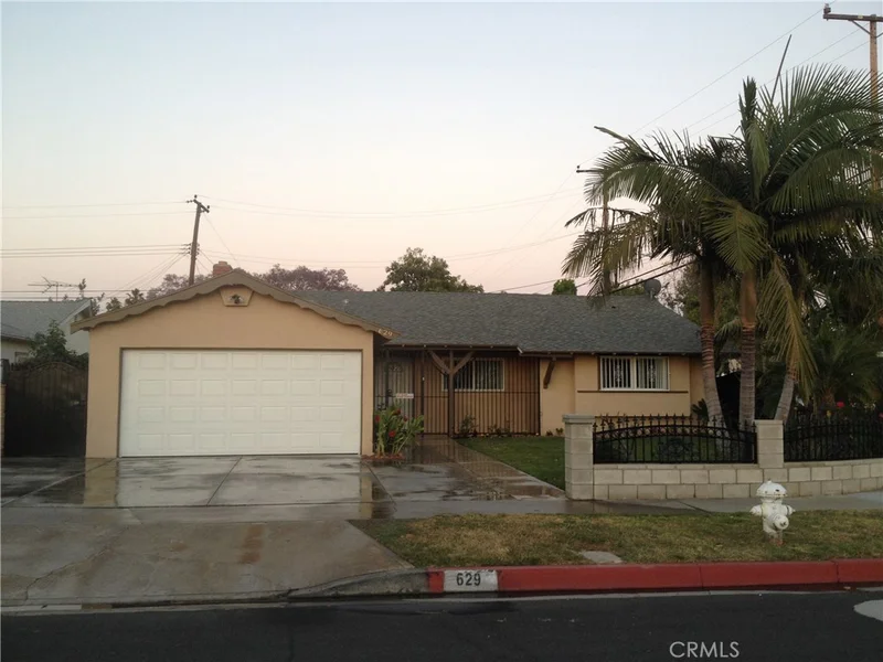 629 Genoa, Santa Ana, CA 92704
