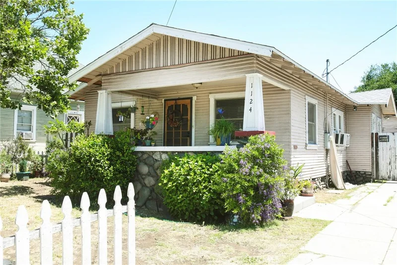 1124 Gordon, Pomona, CA 91768