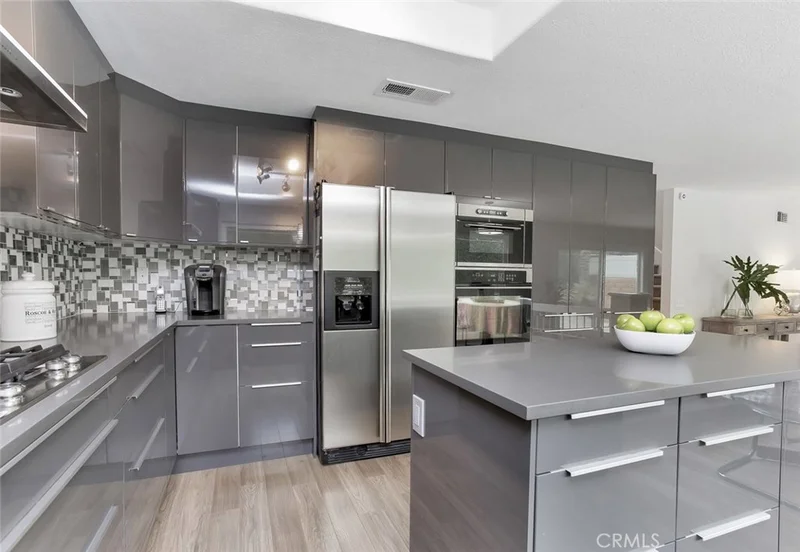 25291 Linda Vista, Laguna Hills, CA 92653