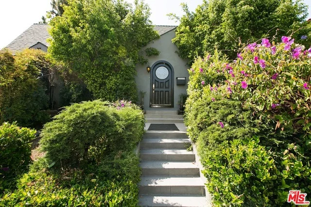 4267 Holly Knoll, Los Angeles, CA 90027