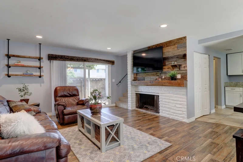 1153 1st, Tustin, CA 92780