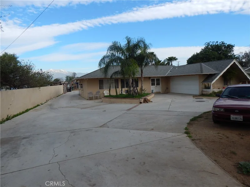 11321 Holmes, Jurupa Valley, CA 91752