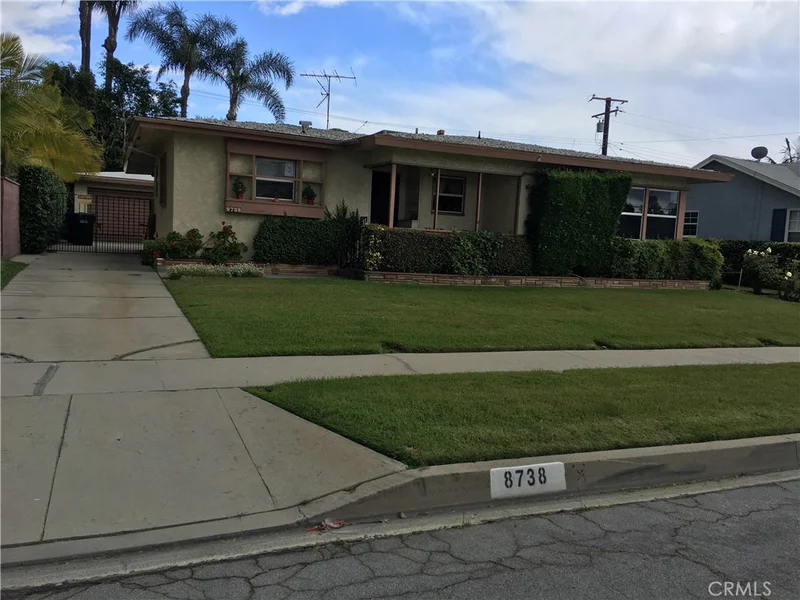 8738 Smallwood, Downey, CA 90240