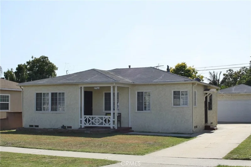 2961 Delta, Long Beach, CA 90810