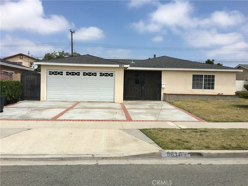 8811 Pacheco, Westminster, CA 92683