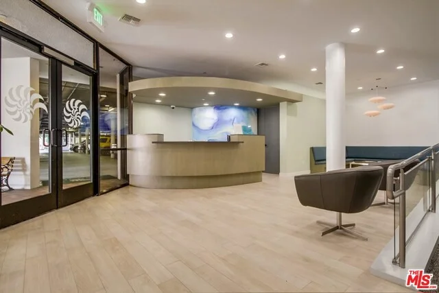 2940 Neilson #104, Santa Monica, CA 90405