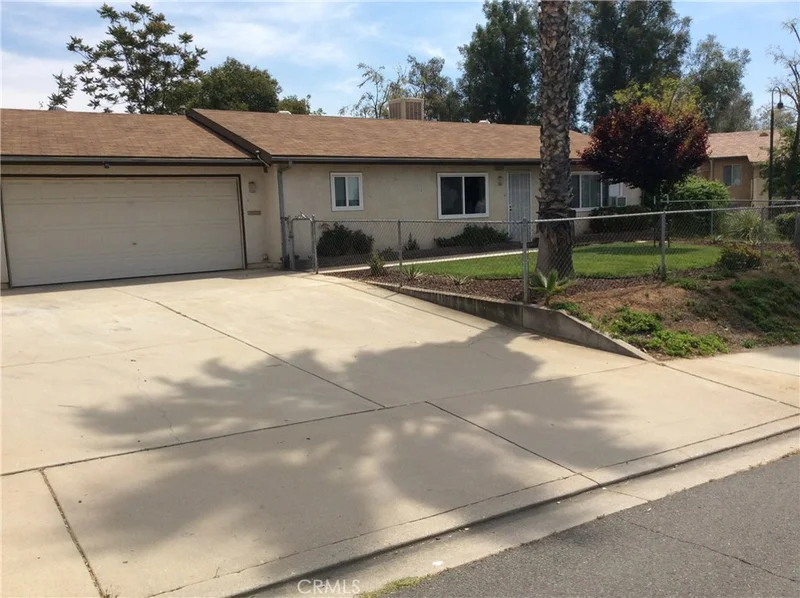 12375 6th, Yucaipa, CA 92399