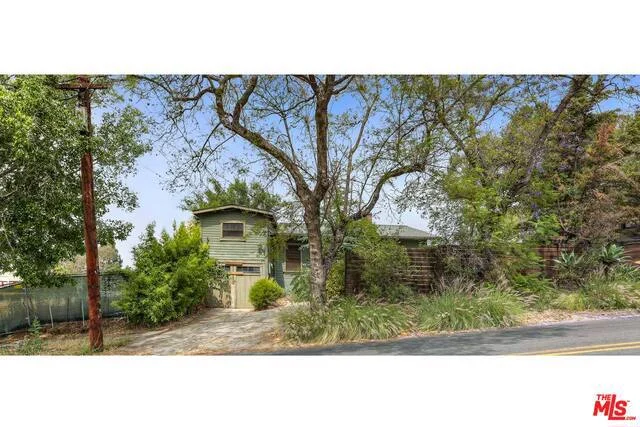 863 Hyperion, Los Angeles, CA 90029