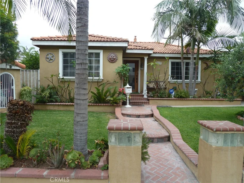8850 Calden, South Gate, CA 90280