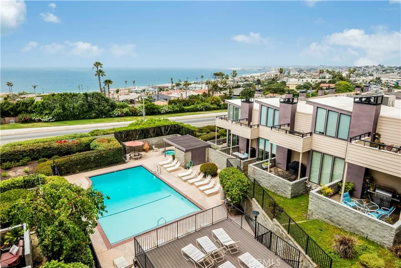 466 Palos Verdes, Redondo Beach, CA 90277