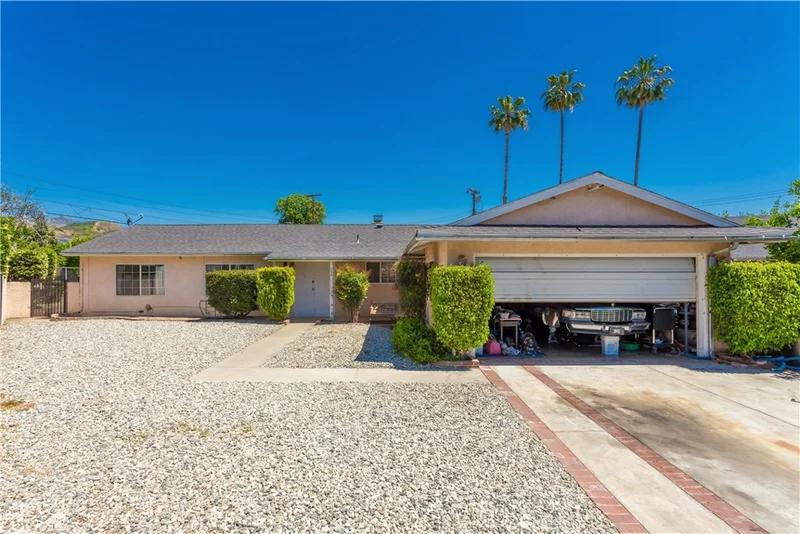 11414 Kelowna, Sylmar, CA 91342