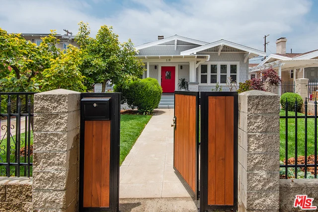 119 Hobart, Los Angeles, CA 90004