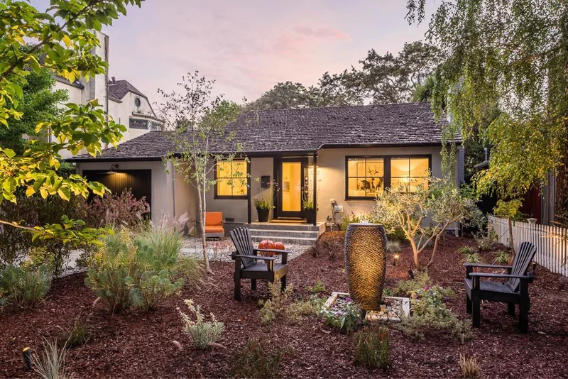 1031 Almanor Avenue, Menlo Park, CA 94025