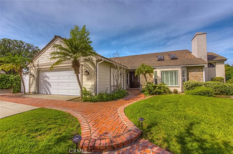 621 Warbler, Anaheim Hills, CA 92807
