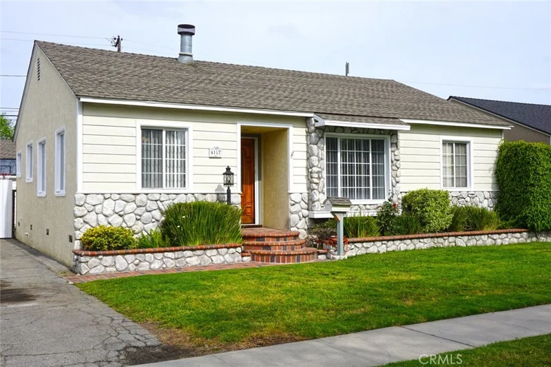 4157 Los Coyotes Diagonal, Lakewood, CA 90713
