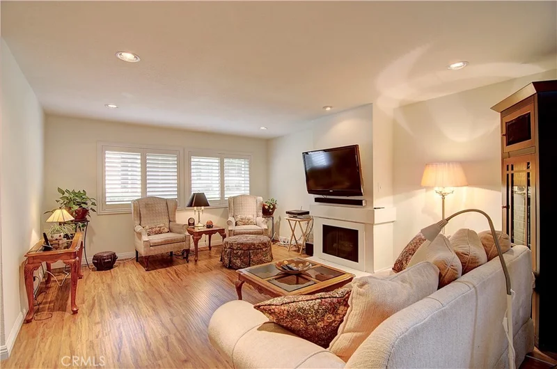 10 Surfside, Newport Beach, CA 92663