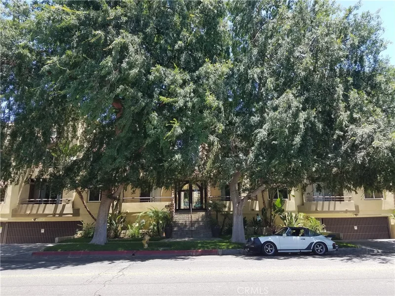 4128 Whitsett #101, Studio City, CA 91604
