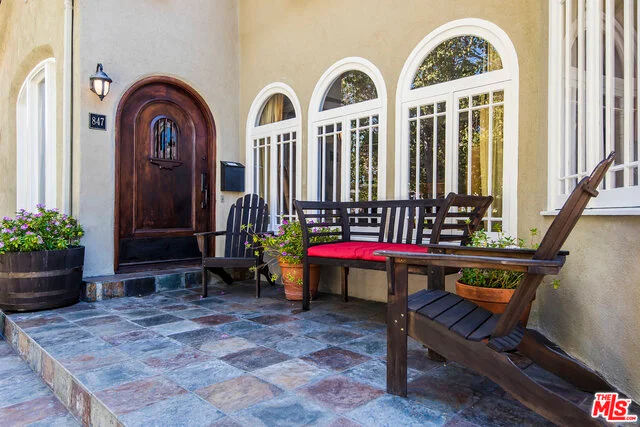 847 Genesee, Los Angeles, CA 90036