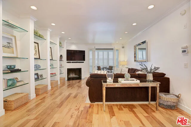 11667 Gorham #203, Los Angeles, CA 90049