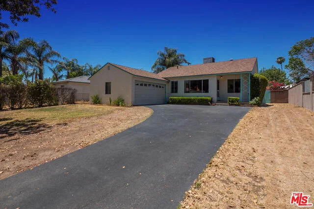 10133 Bevis, San Fernando, CA 91345