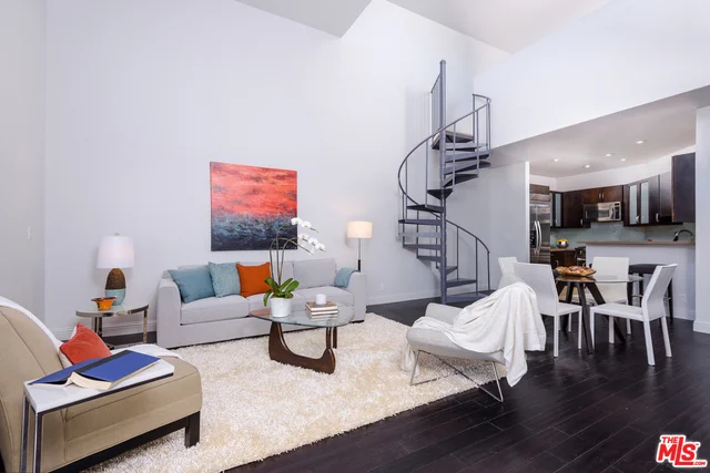 11822 Goshen #301, Los Angeles, CA 90049