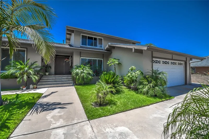2702 Linwood, Santa Ana, CA 92705