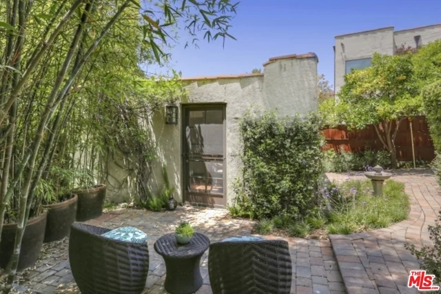 6310 Ivarene, Los Angeles, CA 90068