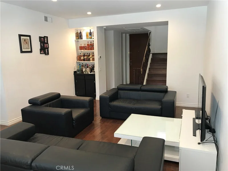 1244 Valley View #106, Glendale, CA 91202