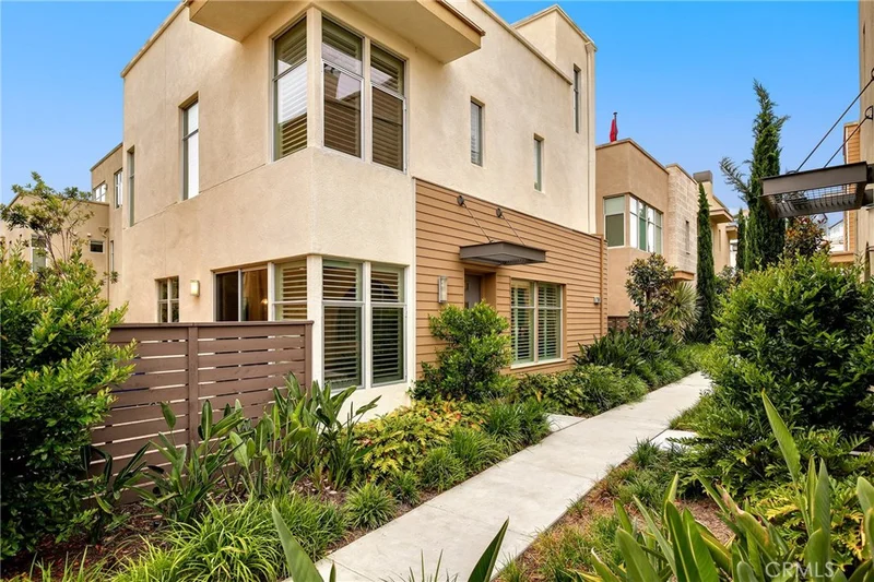7899 Altana, San Diego, CA 92108