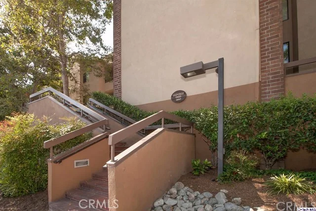 460 Oak #305, Glendale, CA 91204