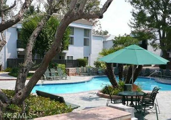 18645 Hatteras #209, Tarzana, CA 91356