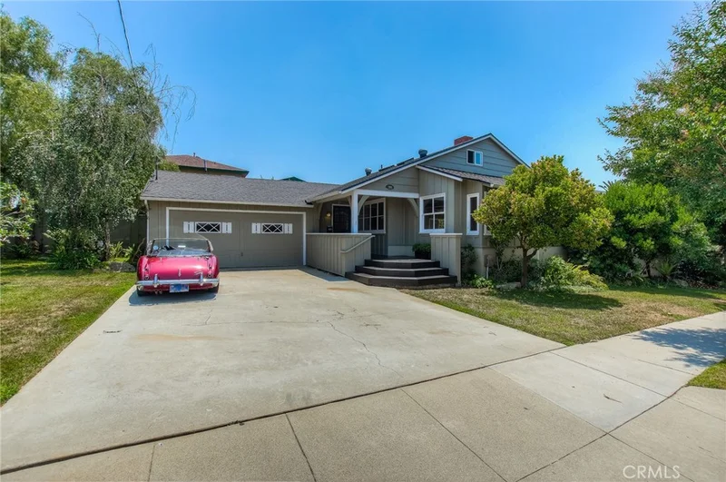 300 Sycamore, El Segundo, CA 90245