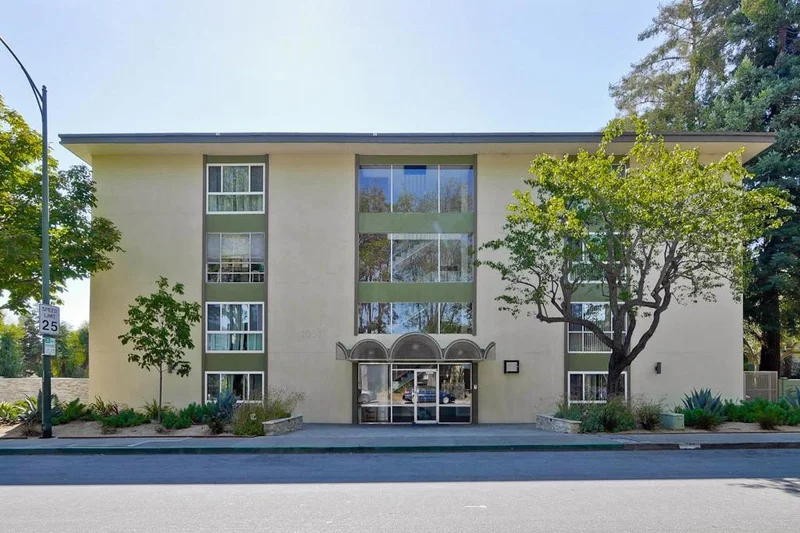 1031 Crestview Drive 305, Mountain View, CA 94040