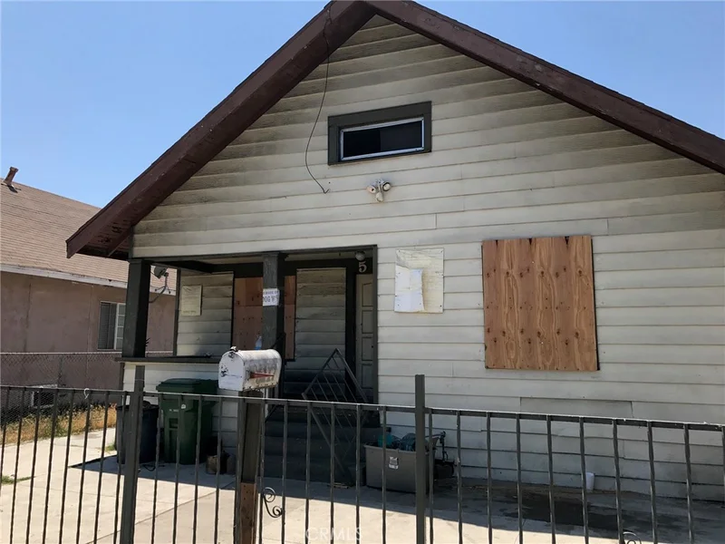 5117 Compton, Los Angeles, CA 90011