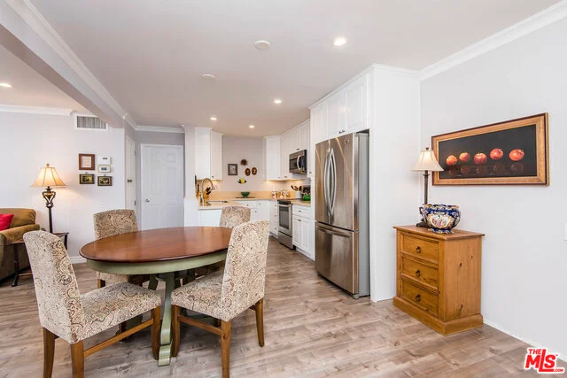 5460 White Oak #D105, Encino, CA 91316