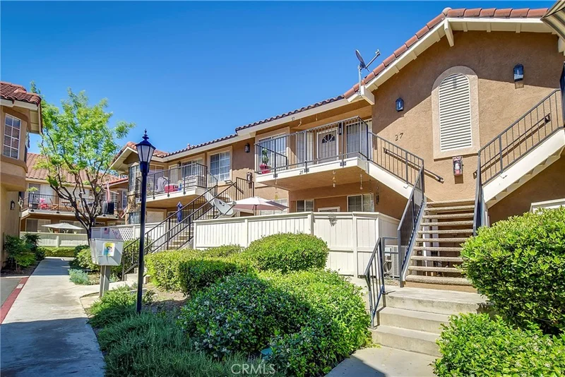 27 Via Confianza, Rancho Santa Margarita, CA 92688