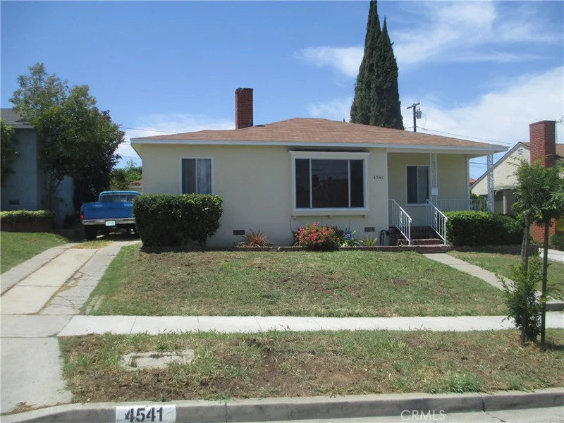 4541 Pasadena, Long Beach, CA 90807